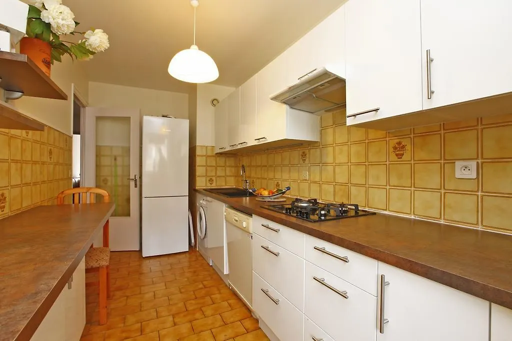 Appartement 6 Personnes Avec Terrasse Le Port Nice France