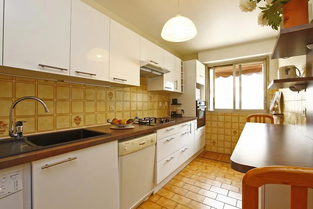 Apartment Appartement 6 Personnes Avec Terrasse Le Port Nice