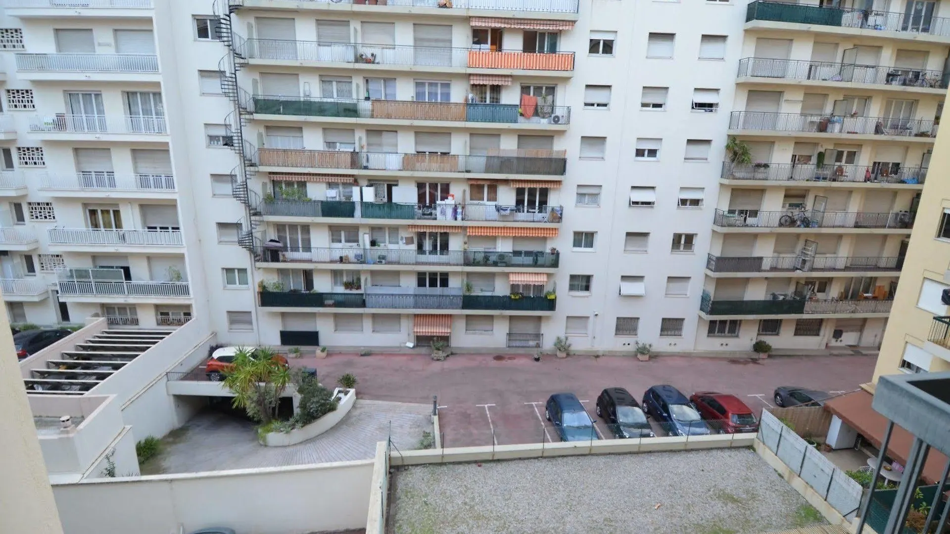 Apartment Appartement 6 Personnes Avec Terrasse Le Port Nice