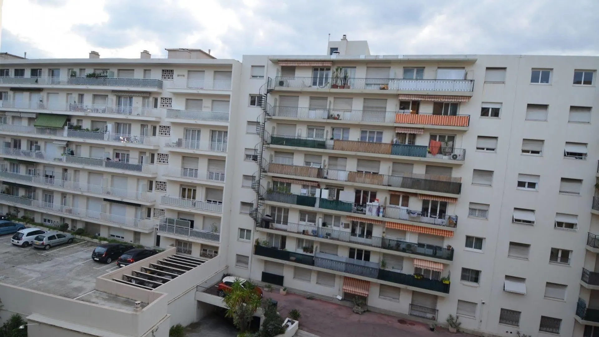 Appartement 6 Personnes Avec Terrasse Le Port Nice 0*,  France