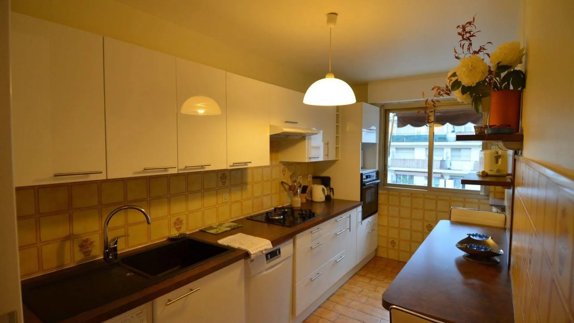 Appartement 6 Personnes Avec Terrasse Le Port Nice 0*,  France